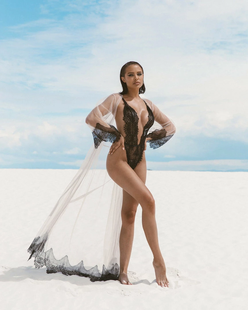 Roma Simply Stunning Low Plunge & High Leg Eyelash Teddy 16 Roma Simply Stunning Low Plunge & High Leg Eyelash Teddy